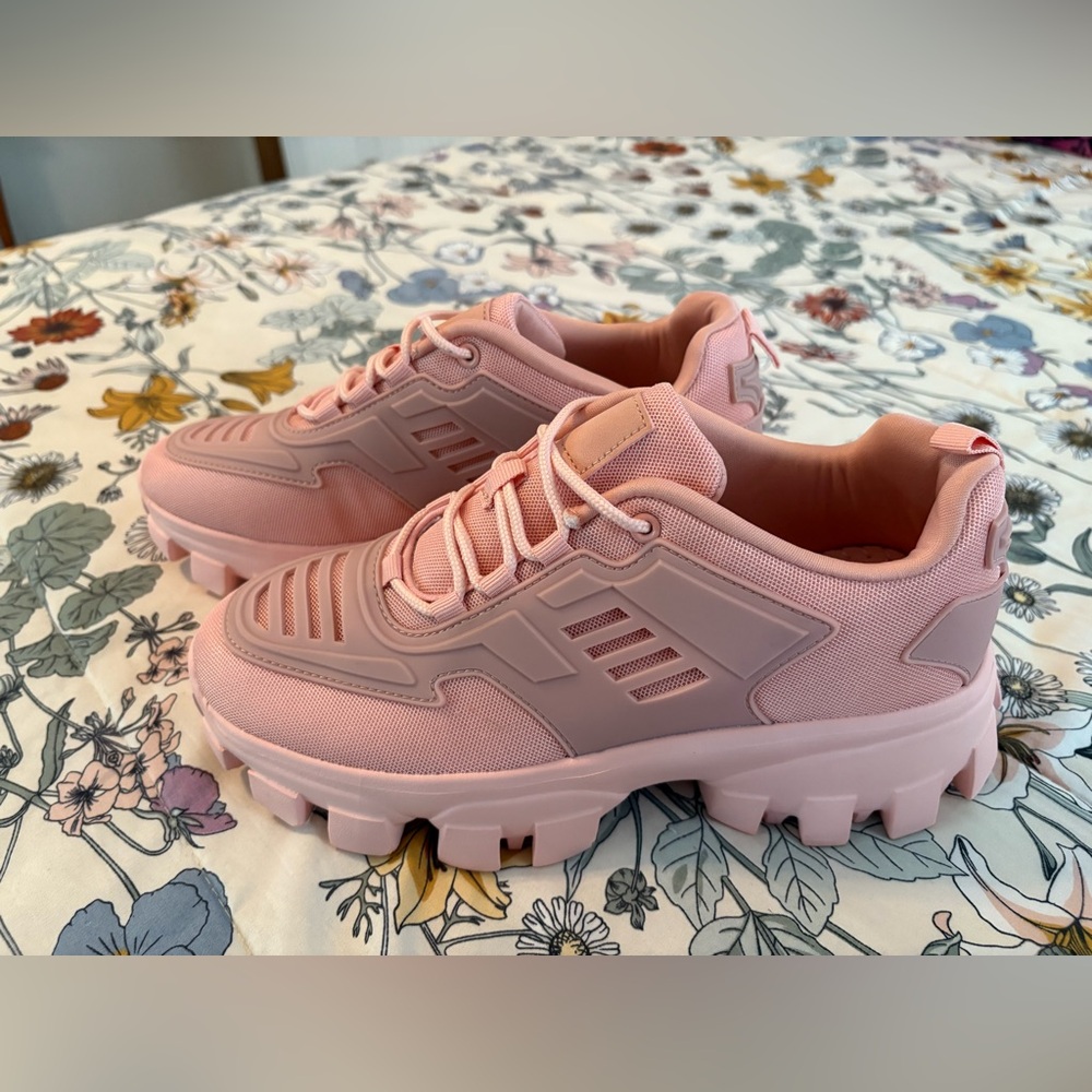 Mata Size 11 Pink Women's Sneakers